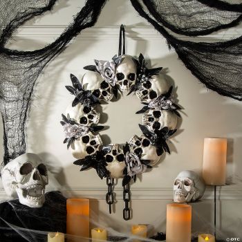 WREATH WITH SKULL